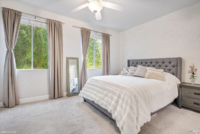 2084 Cooper Dr, Santa Rosa, CA 95404