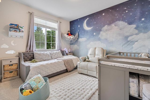 2084 Cooper Dr, Santa Rosa, CA 95404