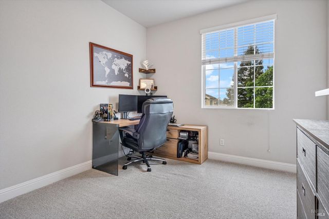 2084 Cooper Dr, Santa Rosa, CA 95404