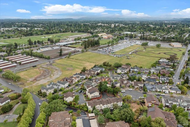 2084 Cooper Dr, Santa Rosa, CA 95404