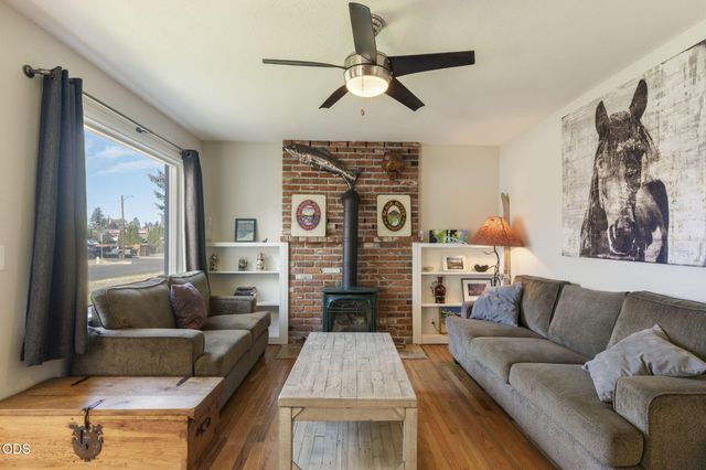 626 SW 11th Street, Redmond, OR 97756