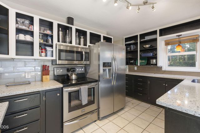 626 SW 11th Street, Redmond, OR 97756