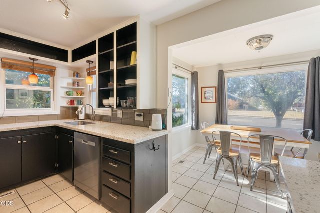 626 SW 11th Street, Redmond, OR 97756