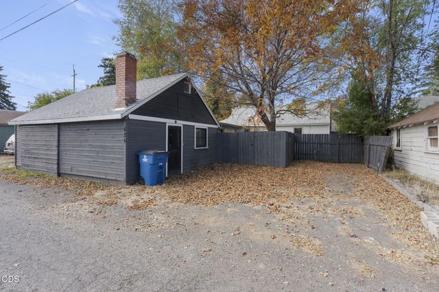 626 SW 11th Street, Redmond, OR 97756