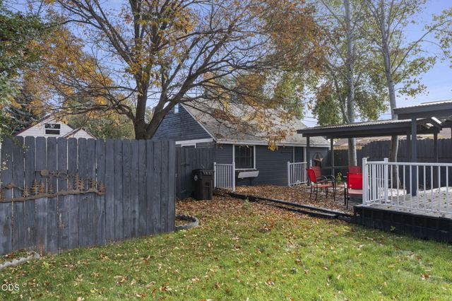 626 SW 11th Street, Redmond, OR 97756