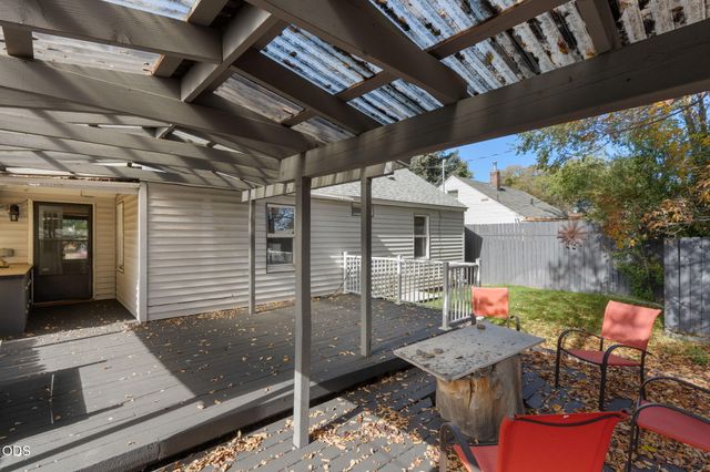 626 SW 11th Street, Redmond, OR 97756