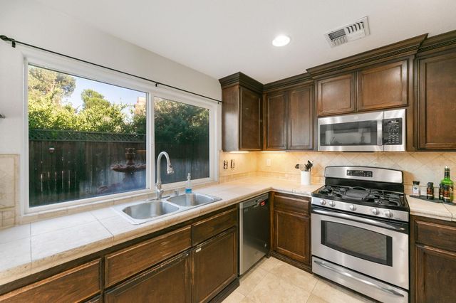 5081 Karbet Way, Sacramento, CA 95822