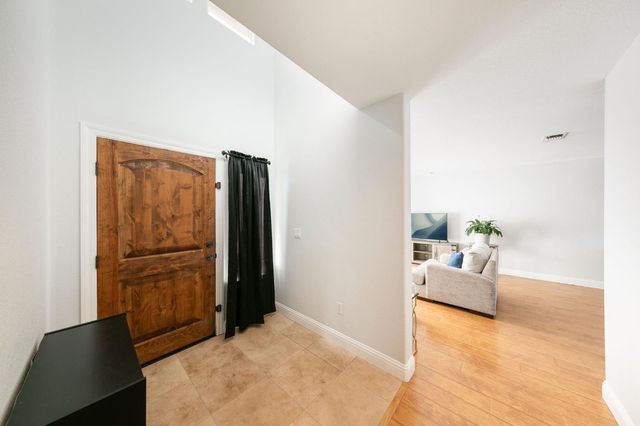 5081 Karbet Way, Sacramento, CA 95822