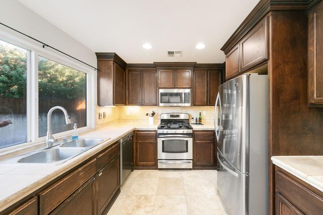 5081 Karbet Way, Sacramento, CA 95822