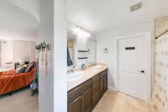 5081 Karbet Way, Sacramento, CA 95822