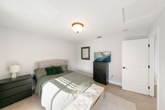 5081 Karbet Way, Sacramento, CA 95822