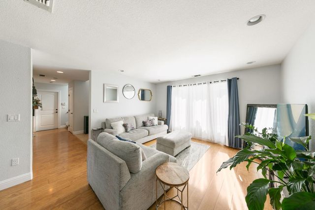 5081 Karbet Way, Sacramento, CA 95822