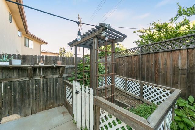 5081 Karbet Way, Sacramento, CA 95822