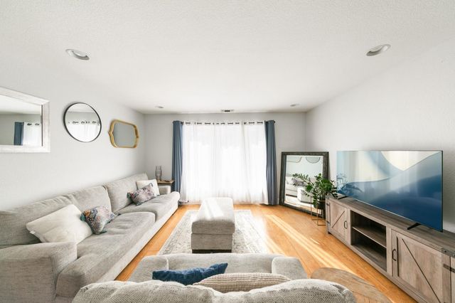 5081 Karbet Way, Sacramento, CA 95822