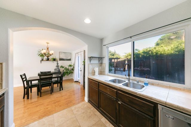 5081 Karbet Way, Sacramento, CA 95822