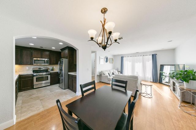 5081 Karbet Way, Sacramento, CA 95822