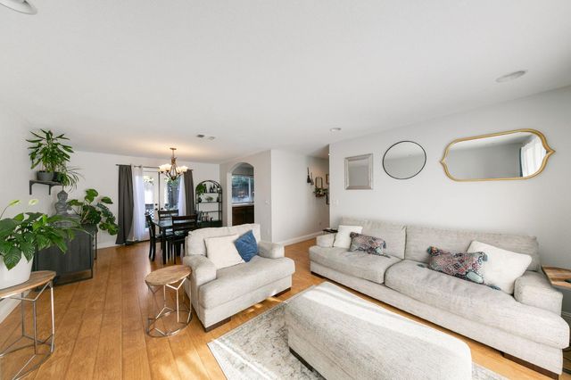 5081 Karbet Way, Sacramento, CA 95822