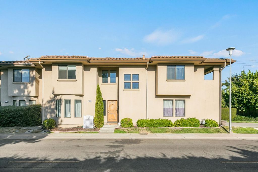 5081 Karbet Way, Sacramento, CA 95822