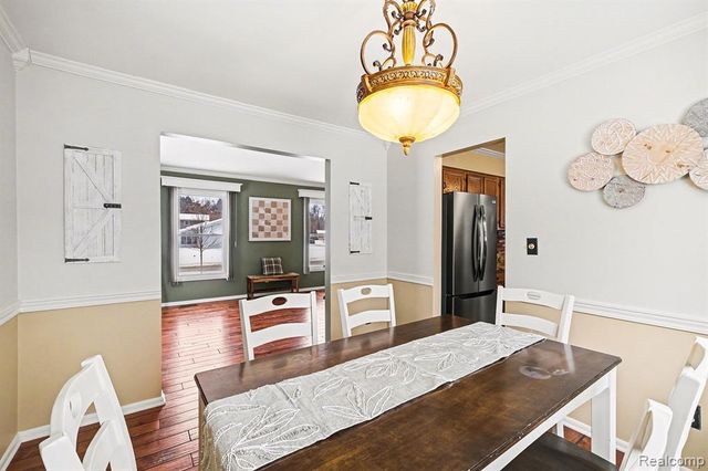 334 Cedarwood Drive, Flushing, MI 48433