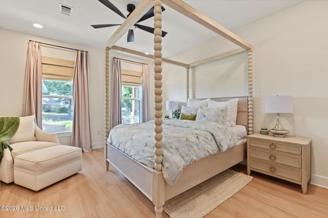1708 Pelican Avenue, Ocean Springs, MS 39564