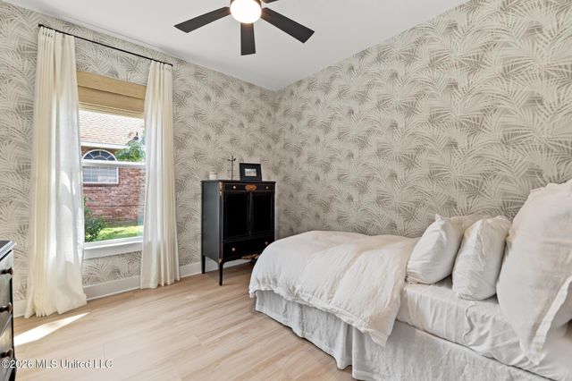 1708 Pelican Avenue, Ocean Springs, MS 39564