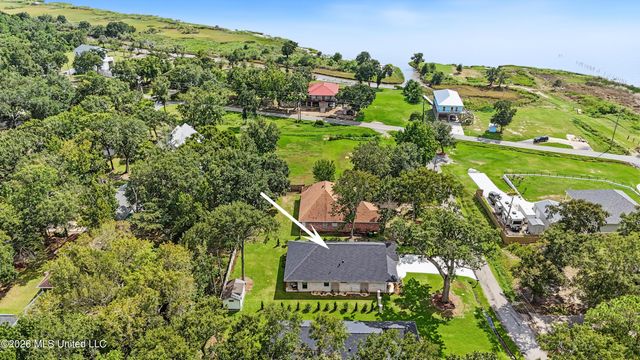 1708 Pelican Avenue, Ocean Springs, MS 39564