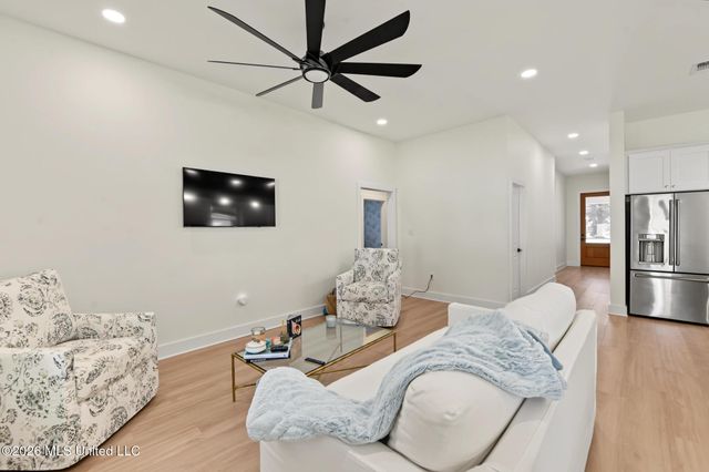 1708 Pelican Avenue, Ocean Springs, MS 39564