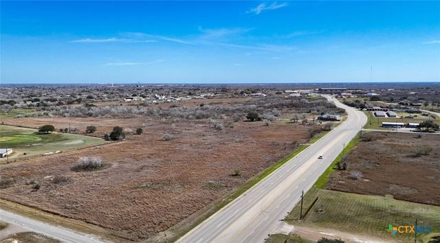 2364 Nogueira St, Beeville, TX 78102