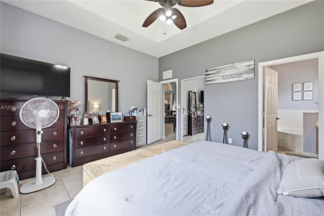 2233 SE 14th Circle, Homestead, FL 33035