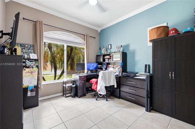2233 SE 14th Circle, Homestead, FL 33035