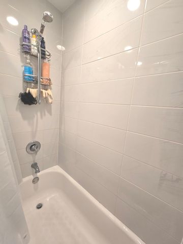 2920 N HARLEM Avenue 4B, Elmwood Park, IL 60707