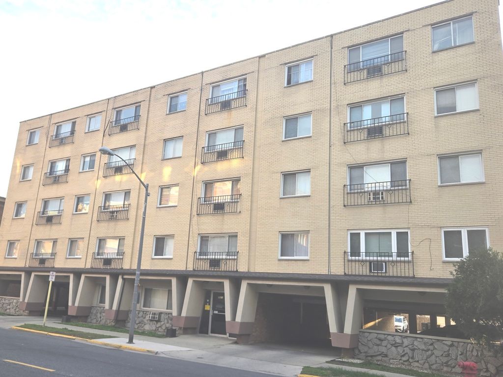 2920 N HARLEM Avenue 4B, Elmwood Park, IL 60707