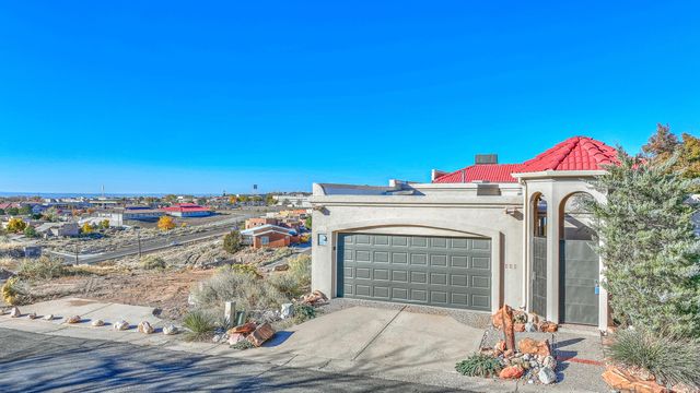 425 Pinon Creek Road SE, Albuquerque, NM 87123