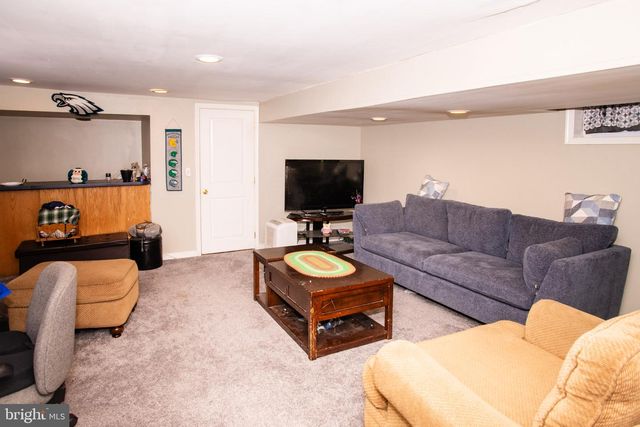 45 RADNOR DR, Newtown Square, PA 19073