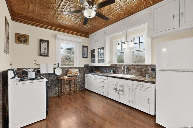 341 W Agarita, San Antonio, TX 78212