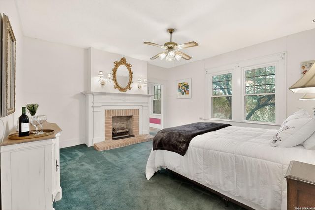 341 W Agarita, San Antonio, TX 78212