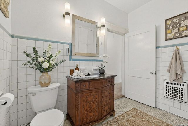 341 W Agarita, San Antonio, TX 78212