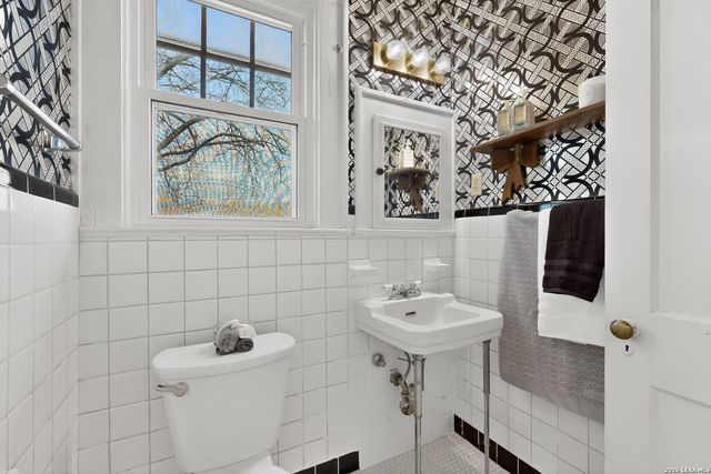 341 W Agarita, San Antonio, TX 78212