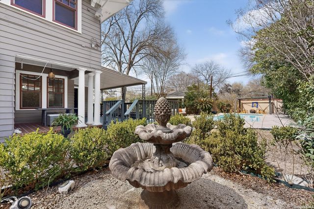 341 W Agarita, San Antonio, TX 78212