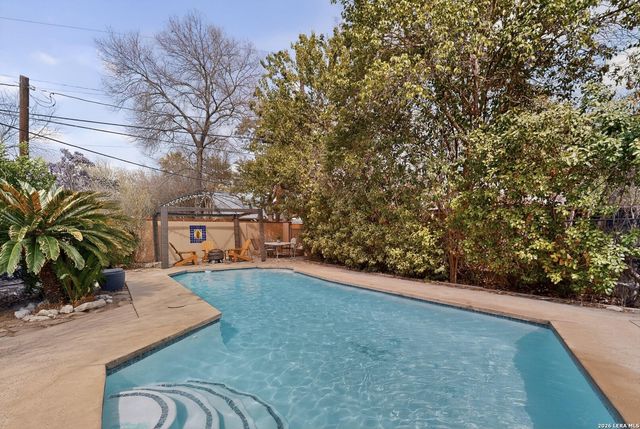 341 W Agarita, San Antonio, TX 78212