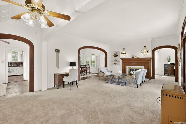 341 W Agarita, San Antonio, TX 78212