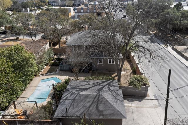 341 W Agarita, San Antonio, TX 78212