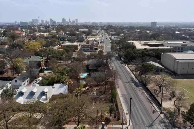 341 W Agarita, San Antonio, TX 78212