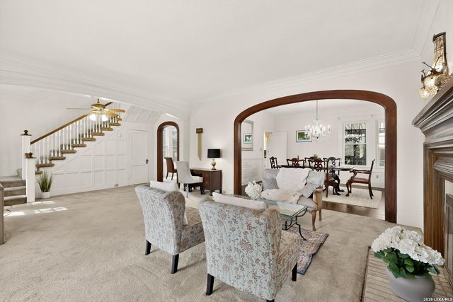 341 W Agarita, San Antonio, TX 78212