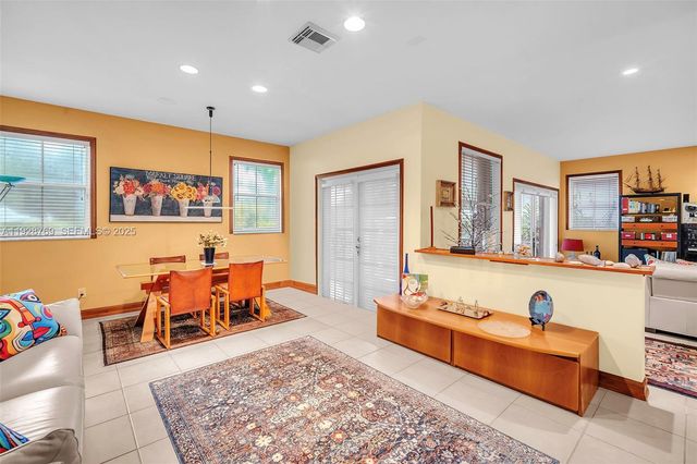 113 NW 73rd Ter, Plantation, FL 33317