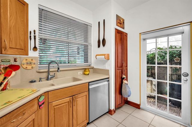 113 NW 73rd Ter, Plantation, FL 33317