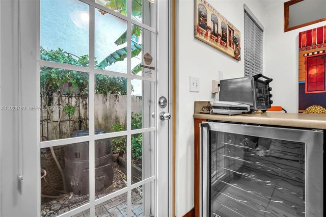 113 NW 73rd Ter, Plantation, FL 33317