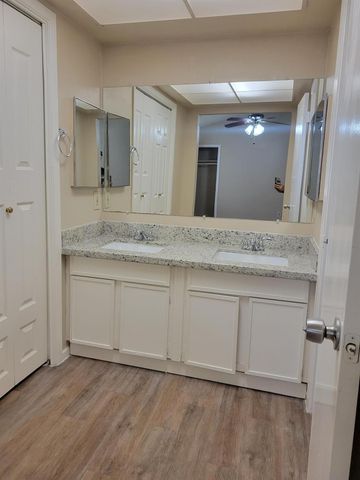 9915 Towne Brook Lane, Sugar Land, TX 77498