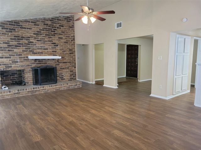 9915 Towne Brook Lane, Sugar Land, TX 77498