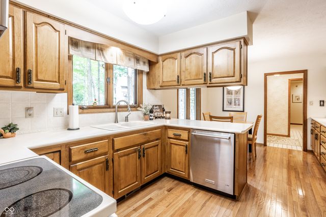 8834 Swiftsail Circle, Indianapolis, IN 46256